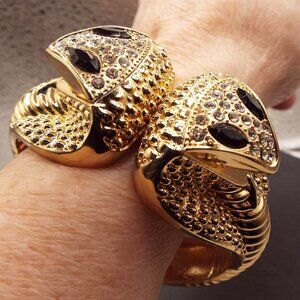 GOLDEN 2-HEADS KING COBRA SNAKE CHARMERS RHINESTONES CLAMPER GOLDEN BRACELET 46